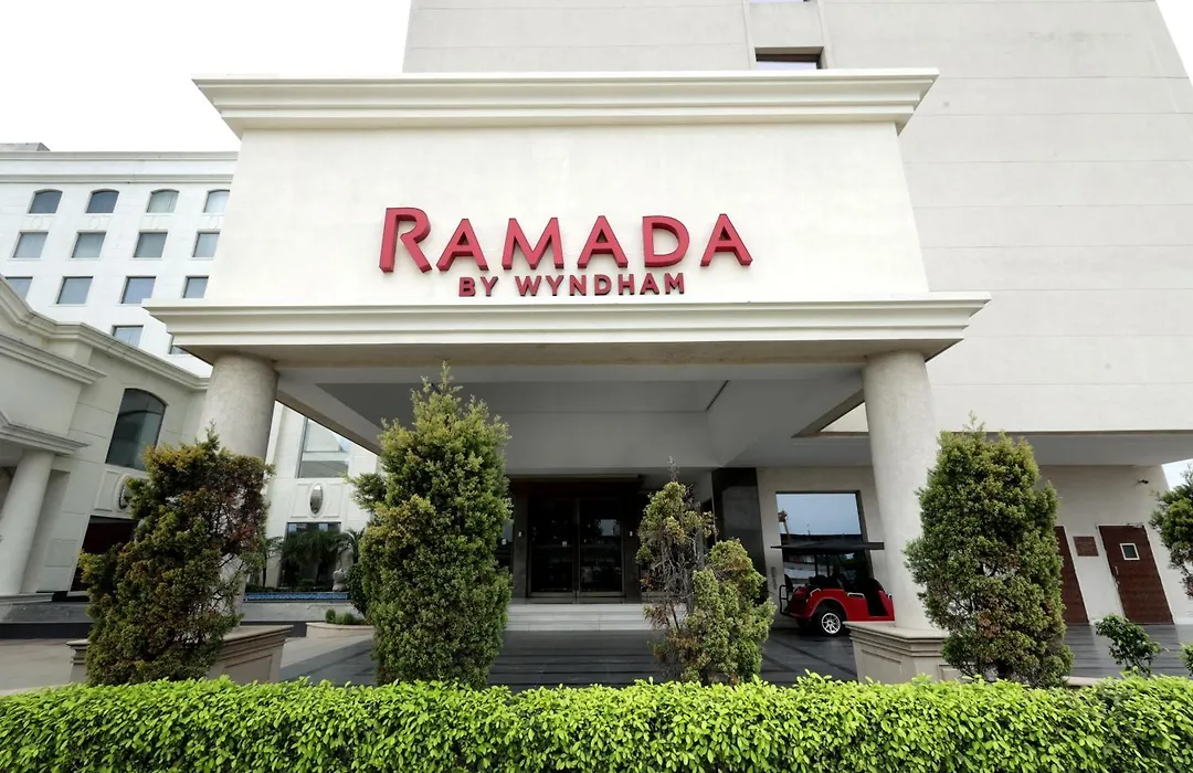 Ramada By Wyndham Lucknow Hotel And Convention Center-1