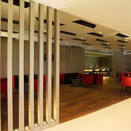Ramada By Wyndham Lucknow Hotel And Convention Center-3